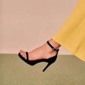 Jaggar black suede sandals